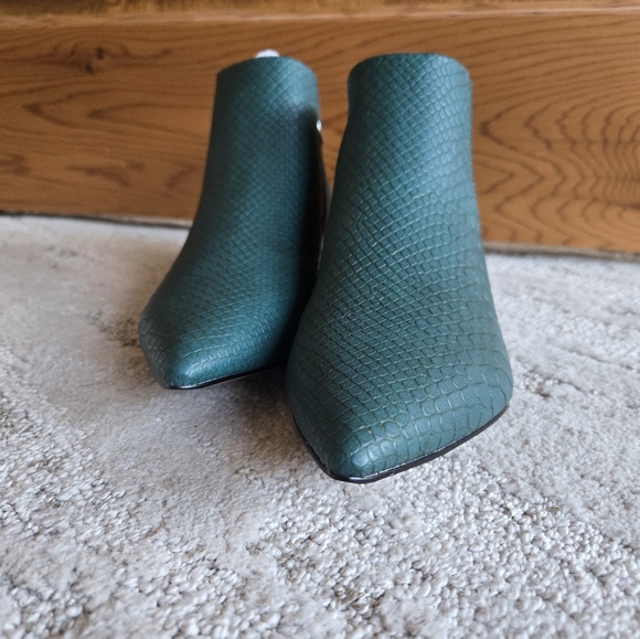 NWOB, Elegant Teal Ankle Boots, Sz. 7 - Picture 4 of 6